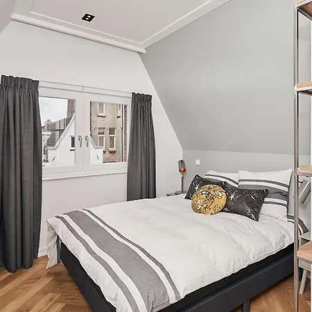 Damrak Short Apartamento *