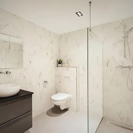 Apartment Damrak Short