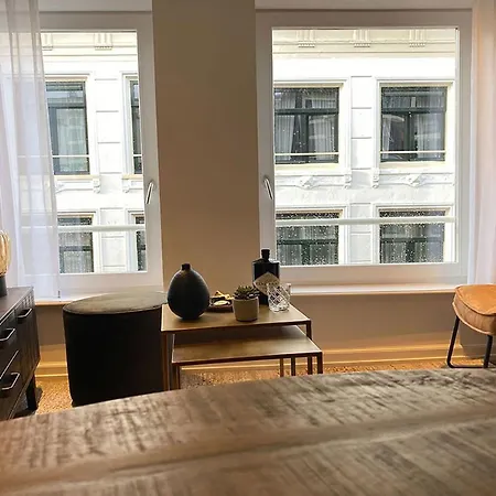 Damrak Short Apartment