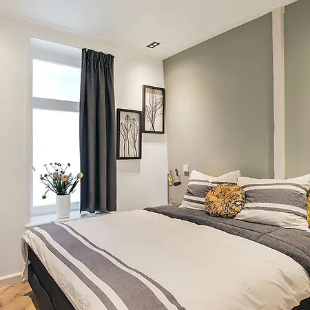 Damrak Short Apartment Amsterdam