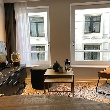 Apartment Damrak Short