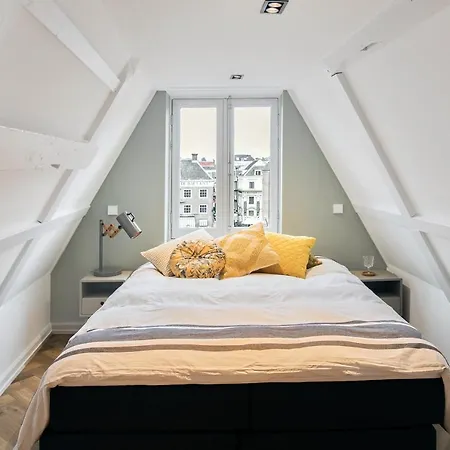 Apartment Damrak Short