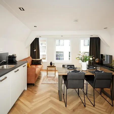 Damrak Short Apartment