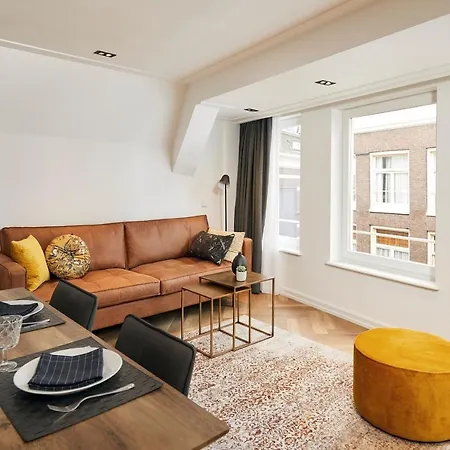 Apartment Damrak Short