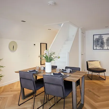 Damrak Short דירה