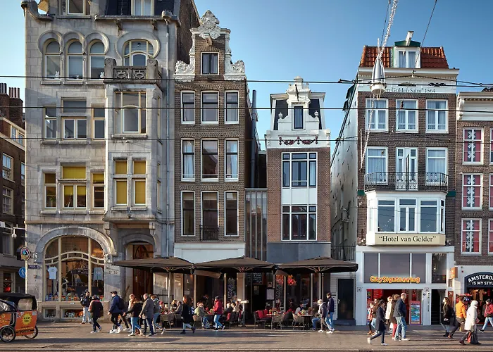 Damrak Short * אמסטרדם