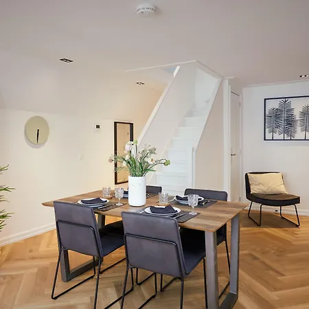 Damrak Short Apartment