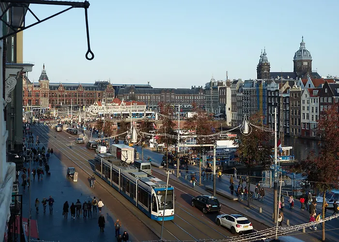 Damrak Short Amsterdam