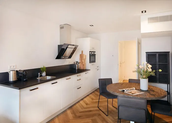 Apartment Damrak Short